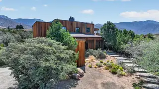 1036 Red Oaks Loop NE 