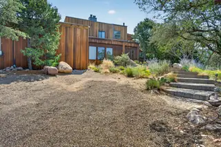 1036 Red Oaks Loop NE 
