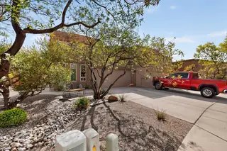 2325 Cortina Loop SE 