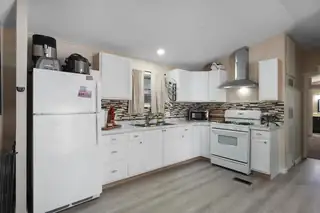 312 Coyote Lane SE 