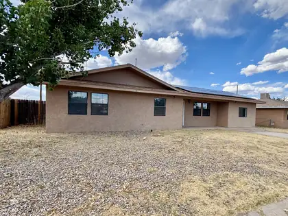 816 La Luz Drive, Belen