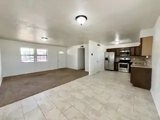 816 La Luz Drive 