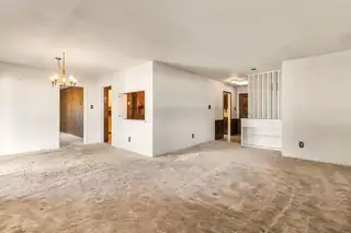2901 Avenida Nevada NE 