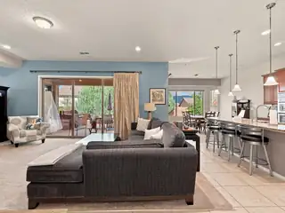 40 Vista Hermosa Place NE 