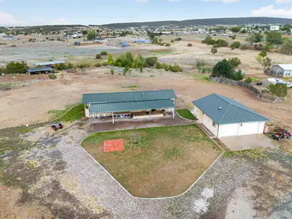 6 County Line Road, Edgewood