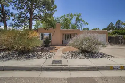 3504 Calle Del Ranchero NE, Albuquerque