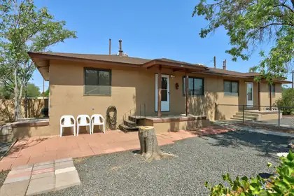 321 Wayne Road NW, Los Ranchos 