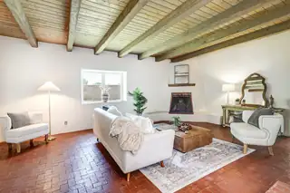 847 W La Entrada 