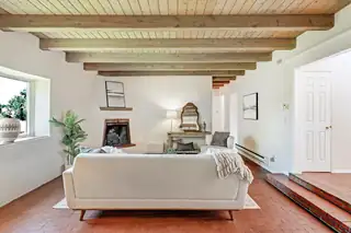 847 W La Entrada 