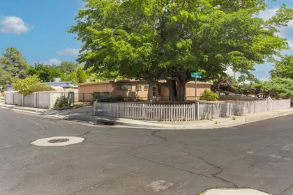 10528 Princess Jeanne Avenue NE, Albuquerque