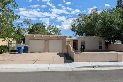 22 Garden Park Circle NW, Albuquerque
