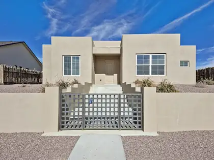 21 Flower Garland Road, Santa Fe