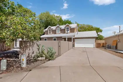 1531 Phoenix Avenue NW, Albuquerque