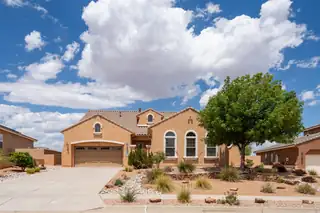 2401 Desert View Road NE 