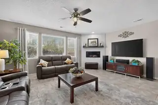 1623 Vista De Colinas Drive SE 