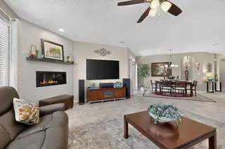 1623 Vista De Colinas Drive SE 