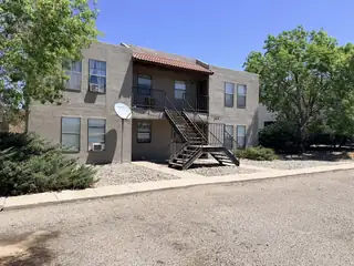 309-313 Geraldine Loop SE 