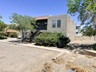 309-313 Geraldine Loop SE 