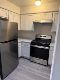 8 10th Street SW 
