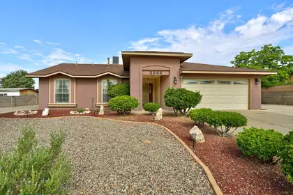 2040 Clearwater Loop NE, Rio Rancho