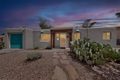5913 La Corrida Road NE, Albuquerque