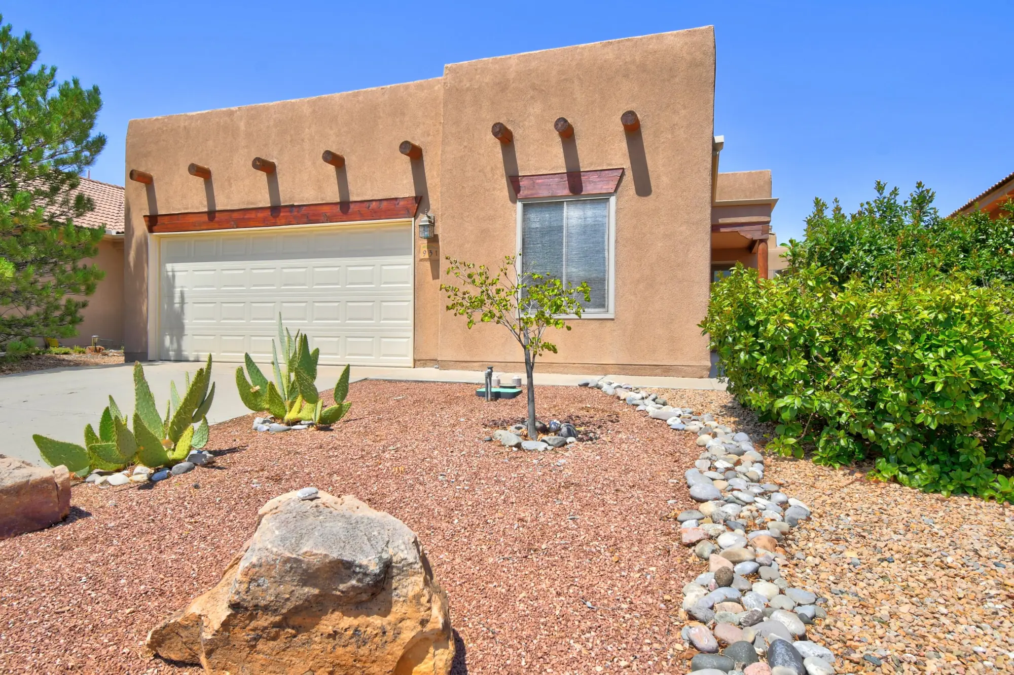 931 Desert Willow Court