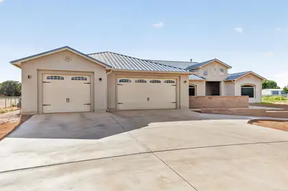 134 Orona Road, Los Lunas