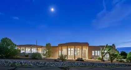 9800 Desert Mountain Road NE, Albuquerque