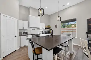 436 Dennis Court NE 