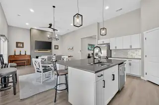 436 Dennis Court NE 