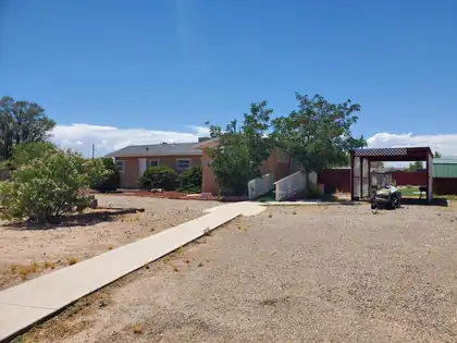 5127 Cerritos Avenue SW, Los Lunas