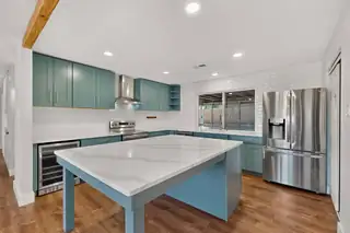 1910 Macbeth Court NE 