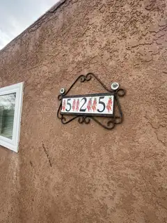 525 Valencia Drive SE 
