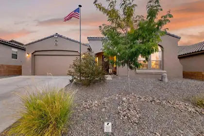 139 Suez Road NE, Albuquerque