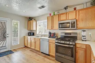 1614 Villa Camilla NE 