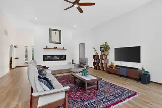 2524 Madre Drive NE 
