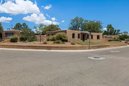 815 Rio Vista Circle SW, Albuquerque