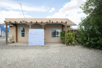 517 E Reinken Avenue, Belen 