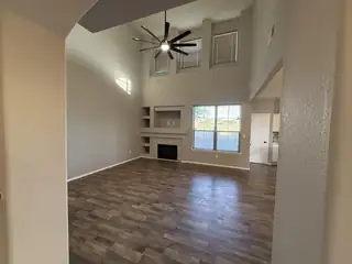 701 Renaissance Loop SE 