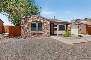 1426 Golden Eye Loop NE 
