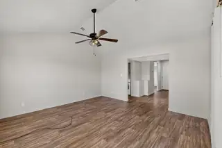 1426 Golden Eye Loop NE 
