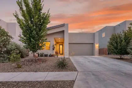 1561 Corta Cantera SW, Los Lunas