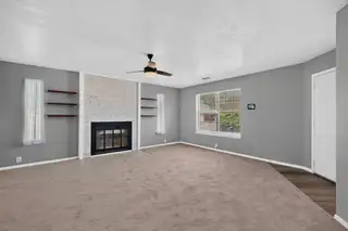 910 Crenshaw Court 