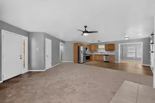 910 Crenshaw Court 