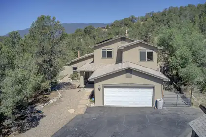 27 Forest Road, Tijeras