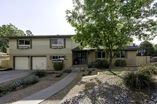 3410 Harwood Court NE 