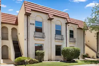 809 Country Club Drive SE APT 1D 
