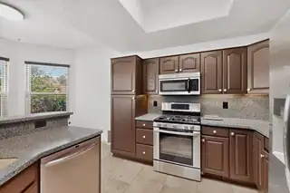 10524 Calle Sombra NW 