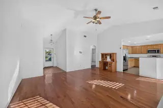 1265 Parkview Drive 
