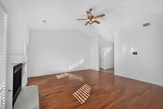 1265 Parkview Drive 
